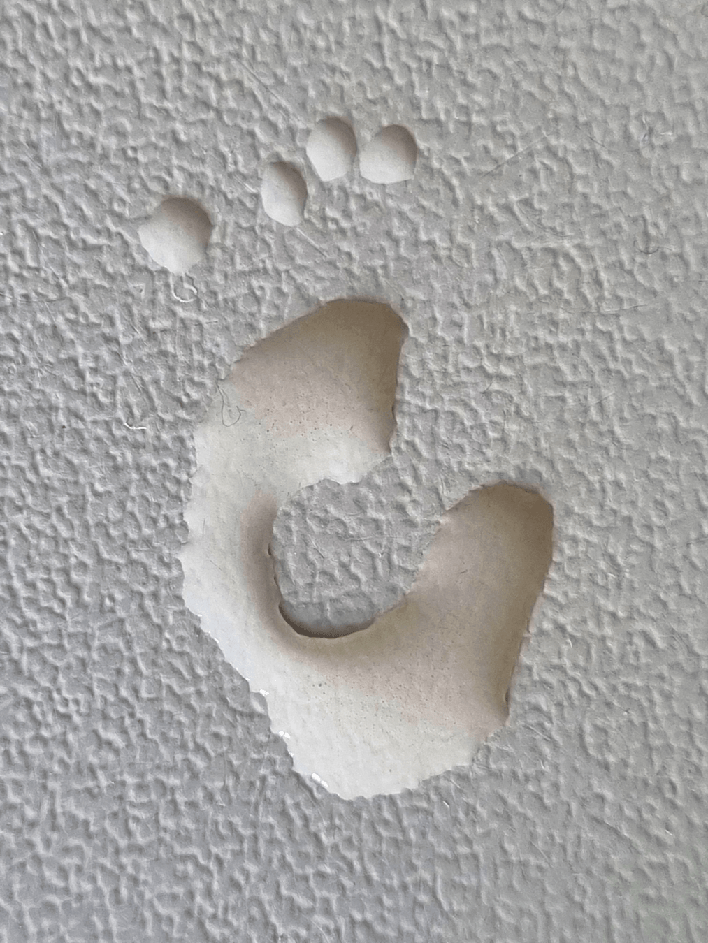 Random water drops that resembles the Gnome logo