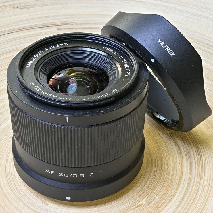 Fotografia dell'obiettivo Viltrox AF 20mm f/2,8 con attacco Nikon Z di cui nel link si fornisce una recensione