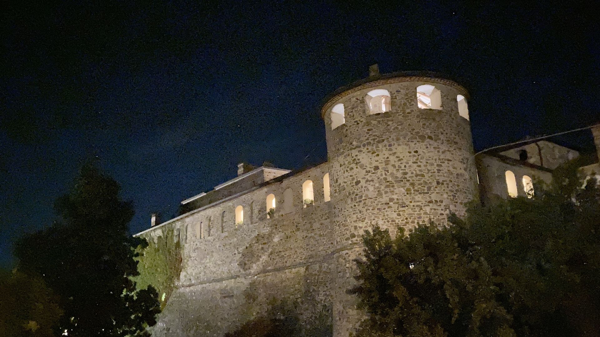 Rocca Anguissola Scotti di notte